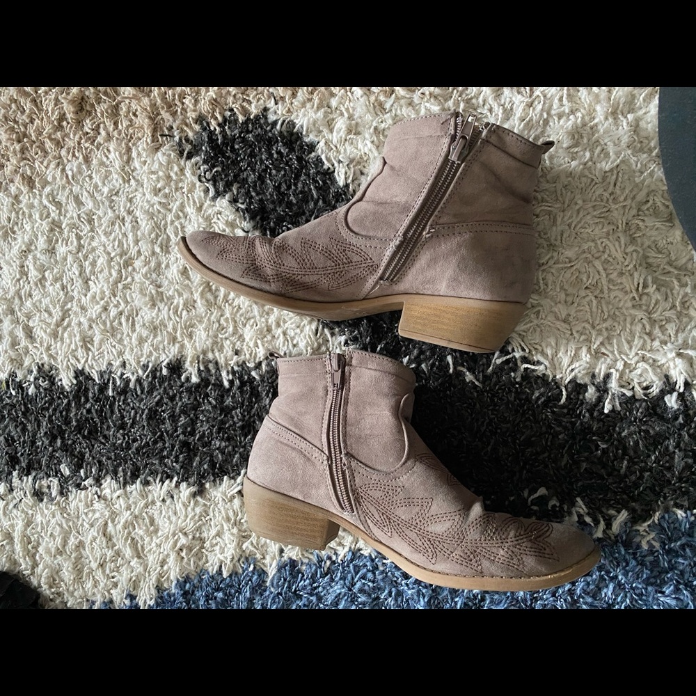 Beige booties - Picture 2 of 7